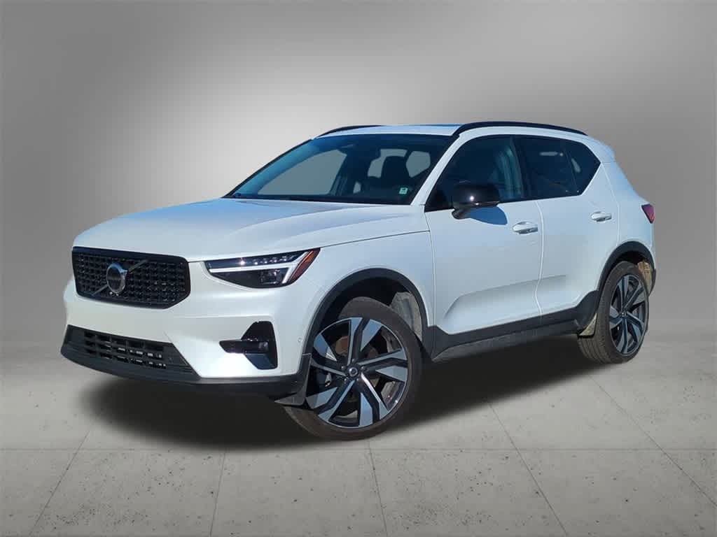 Used 2023 Volvo XC40 B5 AWD Ultimate Dark SUV