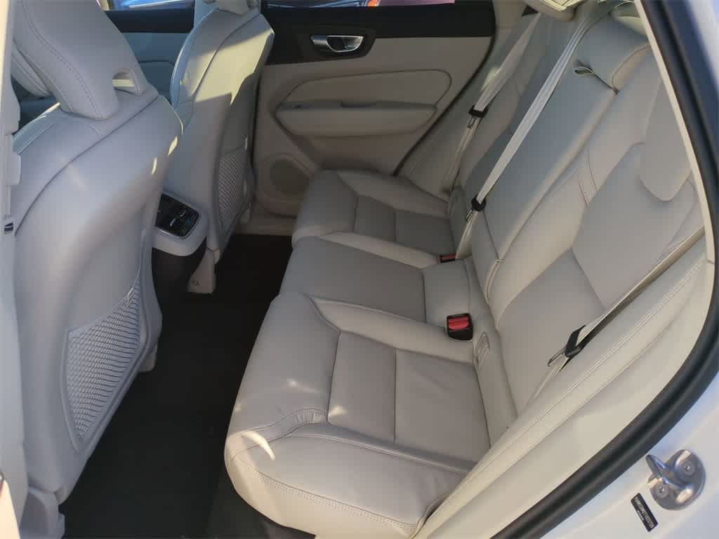 Thumbnail: 2026 Volvo XC60 - 12