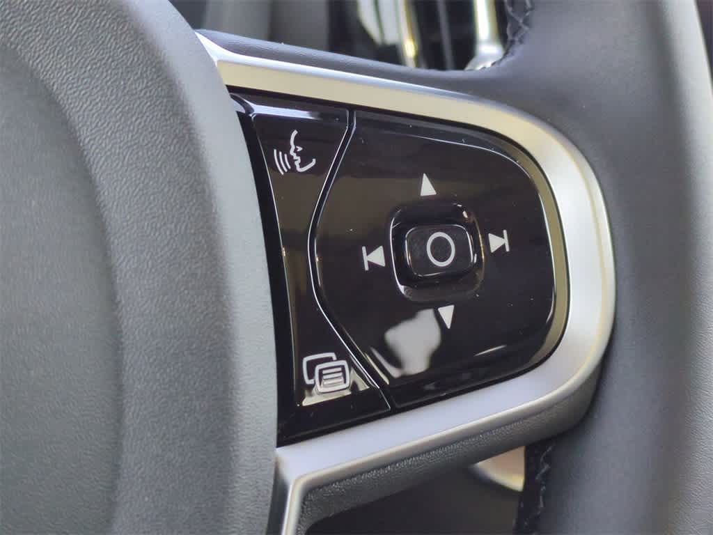 Thumbnail: 2026 Volvo XC60 - 25