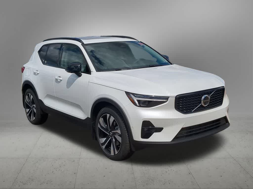 Thumbnail: 2026 Volvo XC40 - 8