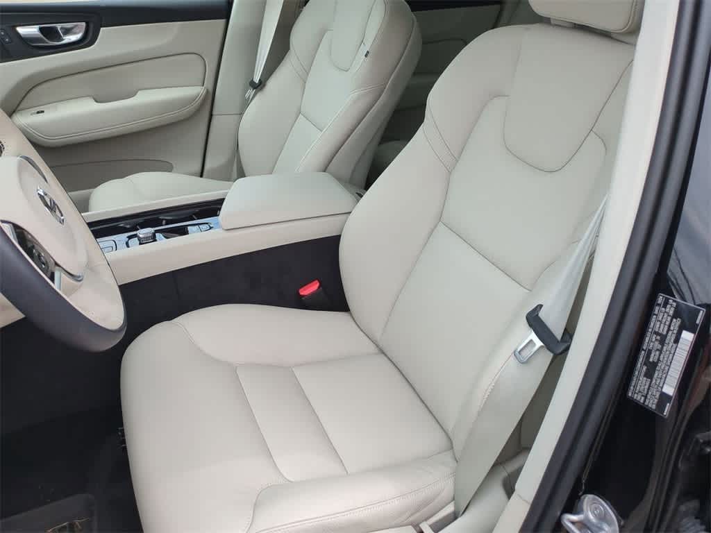 Thumbnail: 2025 Volvo XC60 - 15