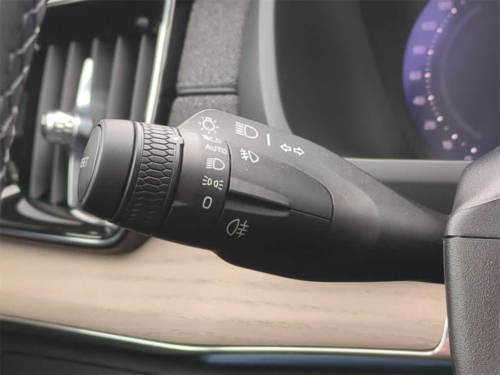 Thumbnail: 2026 Volvo XC90 - 26