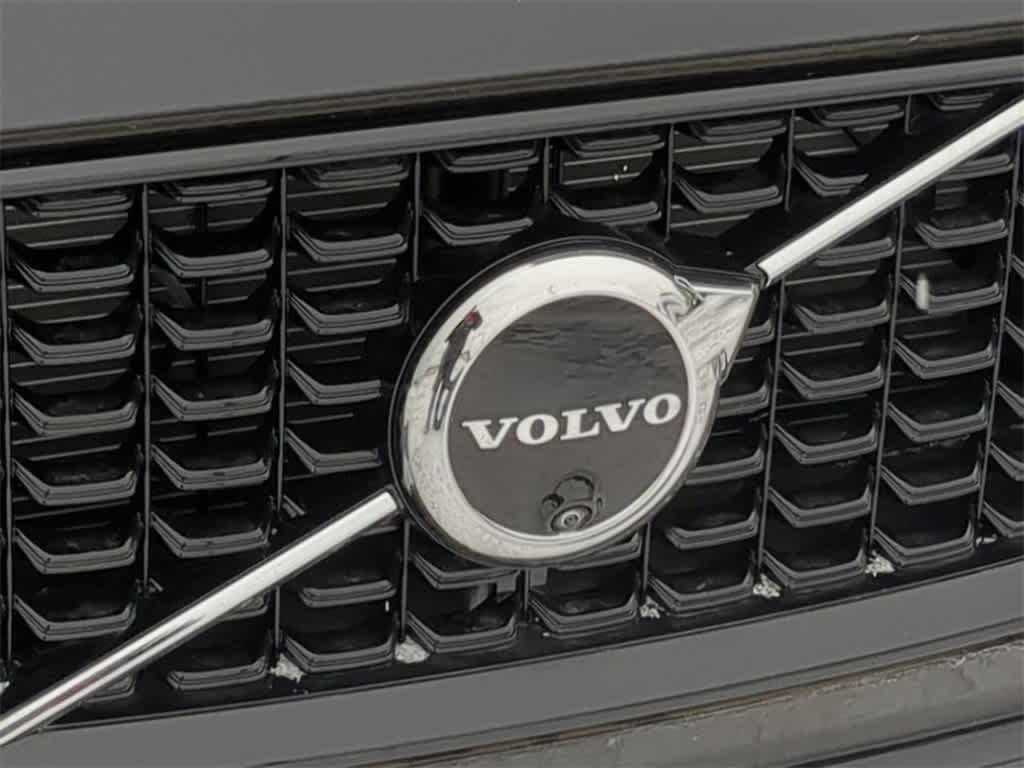 Thumbnail: 2025 Volvo XC60 - 11