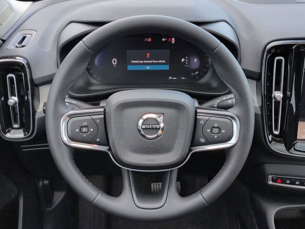 Thumbnail: 2026 Volvo XC40 - 23