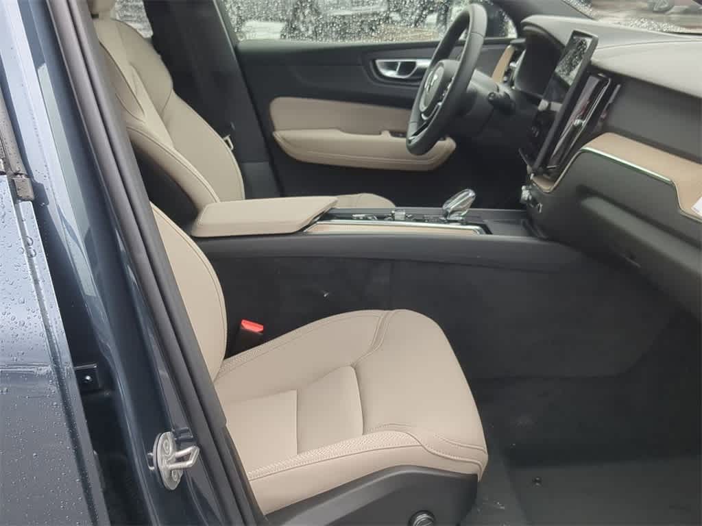 Thumbnail: 2026 Volvo XC60 - 20