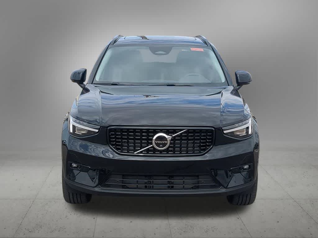Thumbnail: 2026 Volvo XC40 - 9