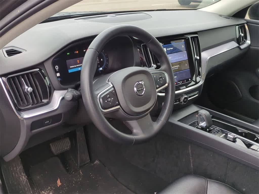 2024 Volvo S60 B5 Core photo 2