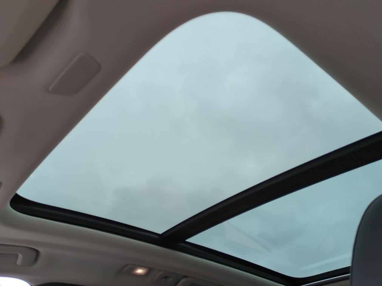 Thumbnail: 2025 Volvo XC60 - 18