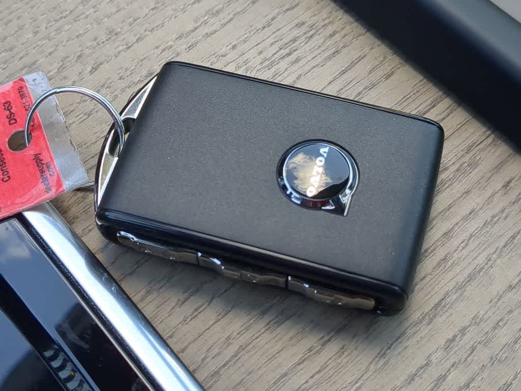 Thumbnail: 2026 Volvo XC60 - 32