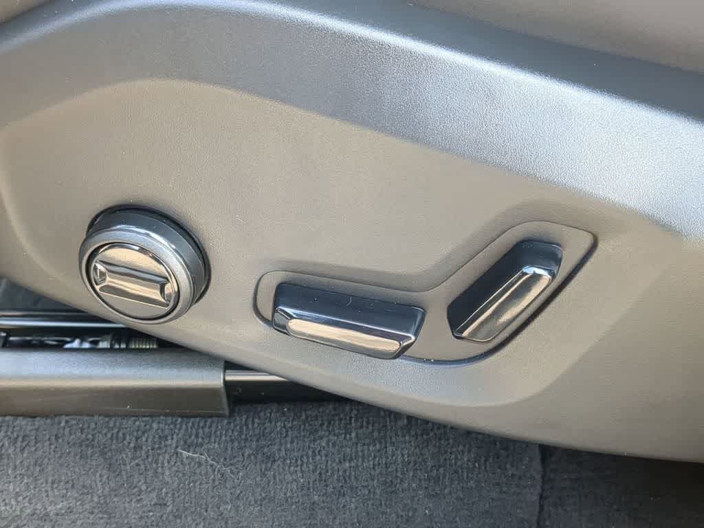 Thumbnail: 2026 Volvo XC90 - 16