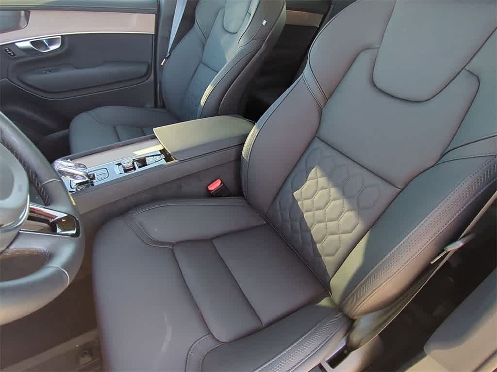 Thumbnail: 2025 Volvo XC90 - 14