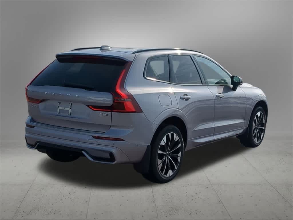 Thumbnail: 2026 Volvo XC60 - 6
