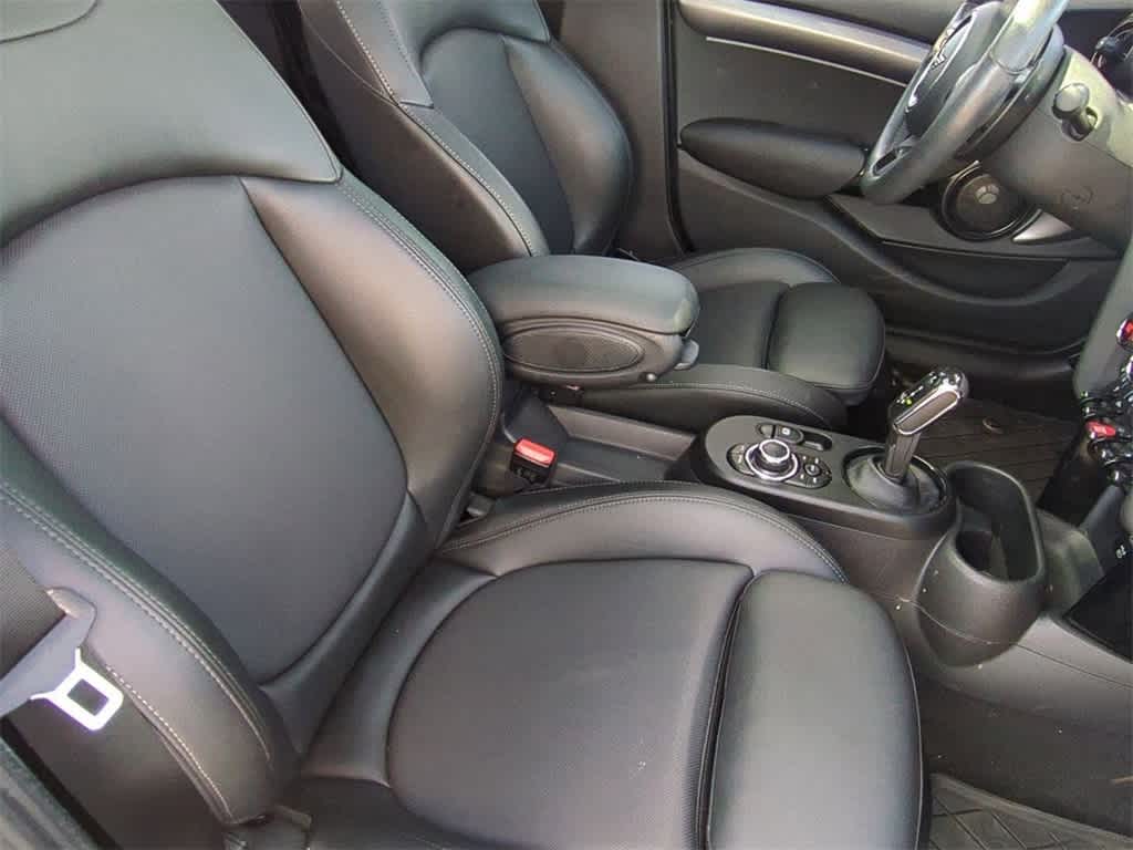 Thumbnail: 2022 MINI Cooper Hardtop - 21