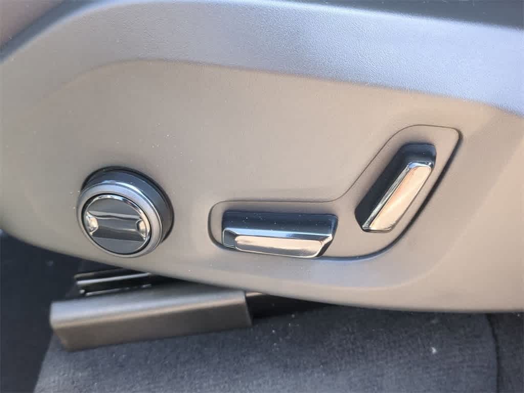 Thumbnail: 2026 Volvo XC90 - 15