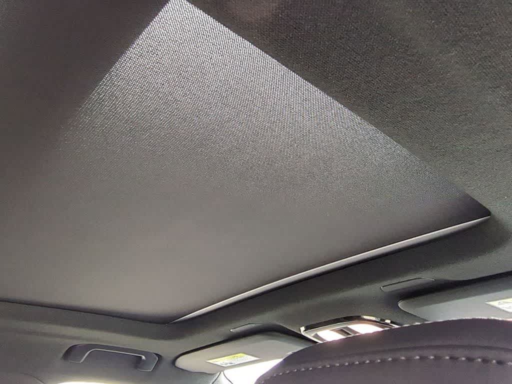 Thumbnail: 2026 Volvo XC40 - 21