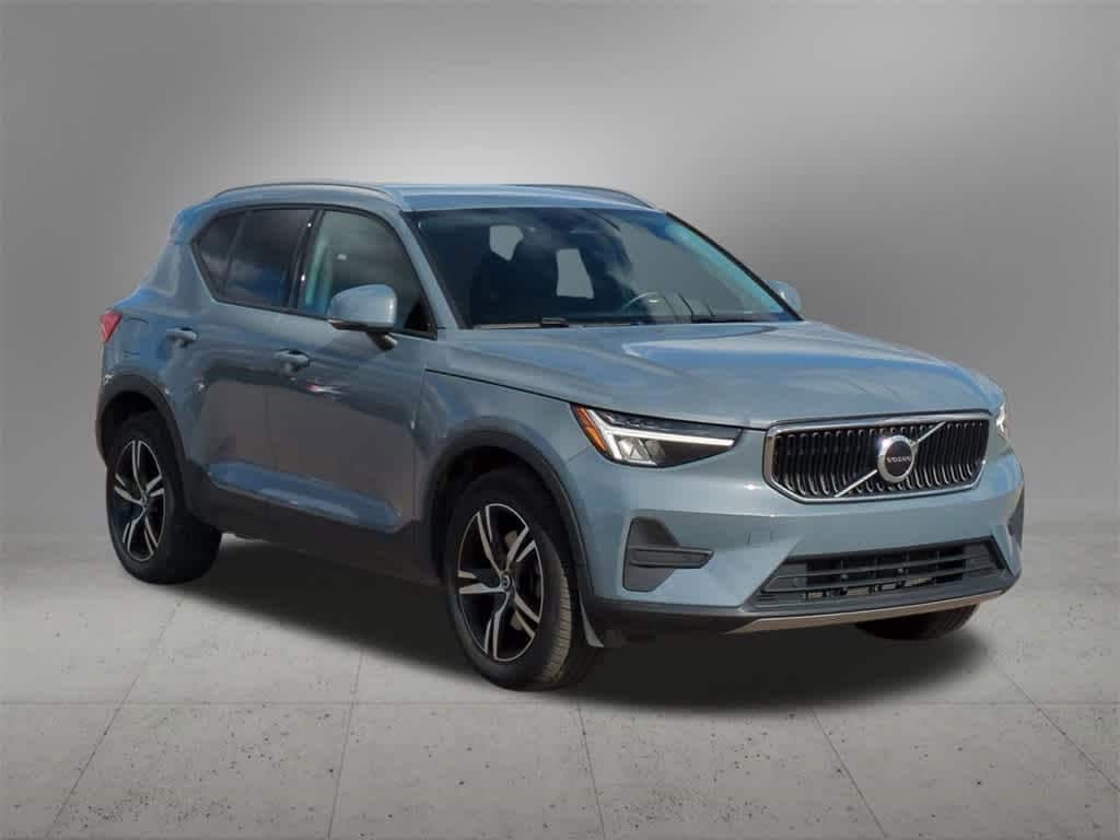 Used 2023 Volvo XC40 B5 AWD Core SUV