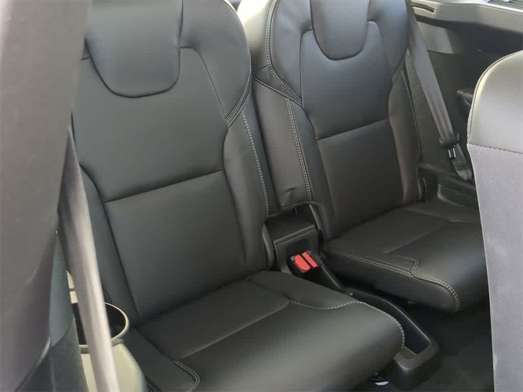 Thumbnail: 2025 Volvo XC90 - 21