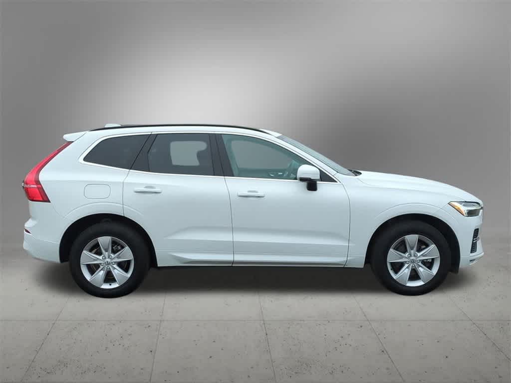 Thumbnail: 2022 Volvo XC60 - 7