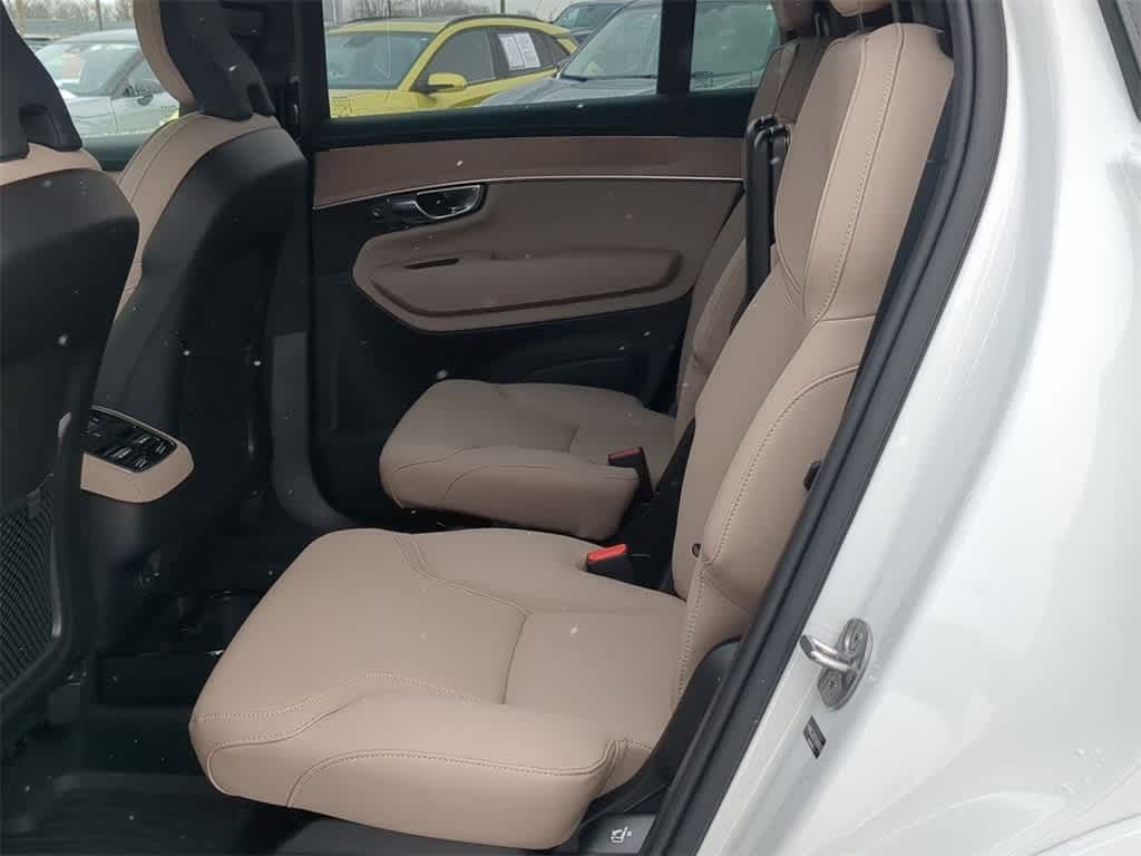 Thumbnail: 2026 Volvo XC90 - 18