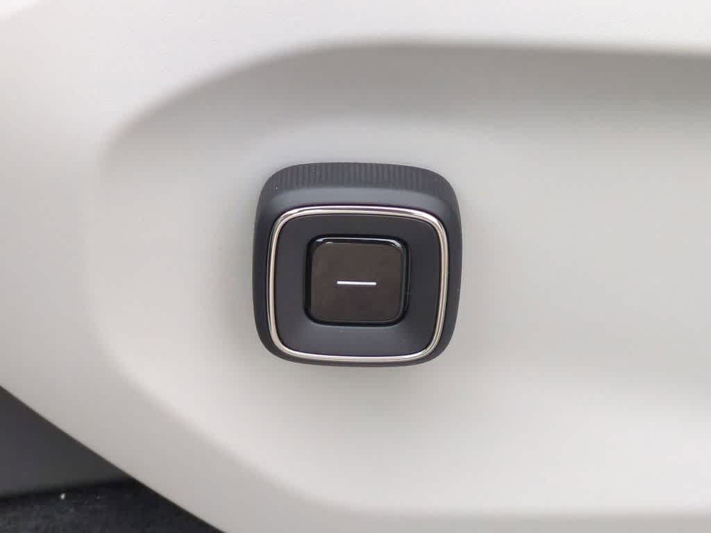 Thumbnail: 2025 Volvo EX90 - 16