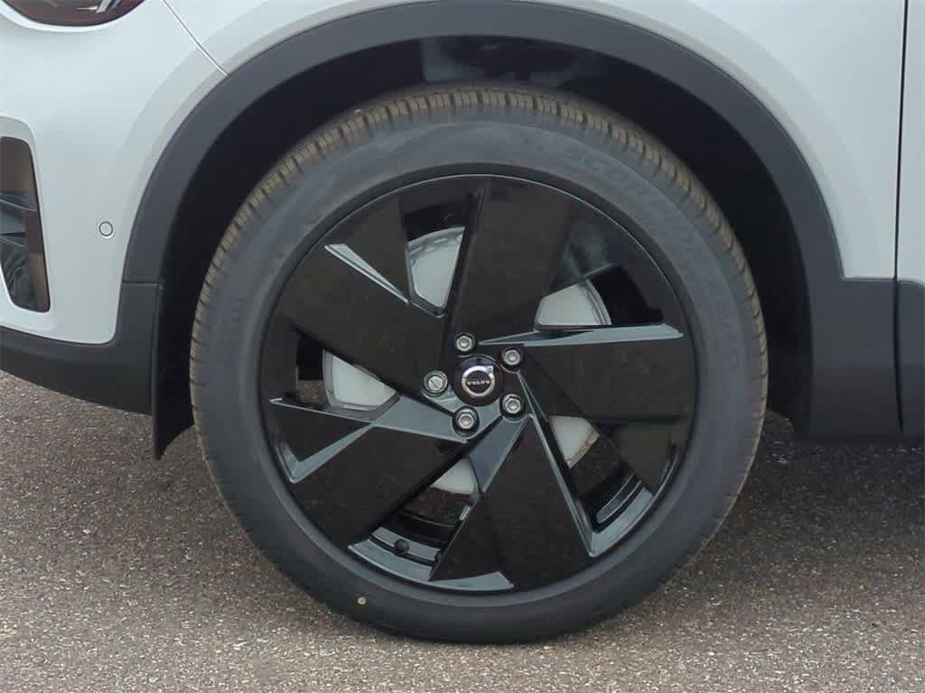 Thumbnail: 2026 Volvo XC40 - 13