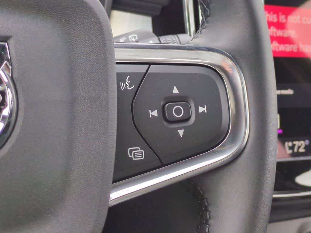 Thumbnail: 2026 Volvo XC40 - 25