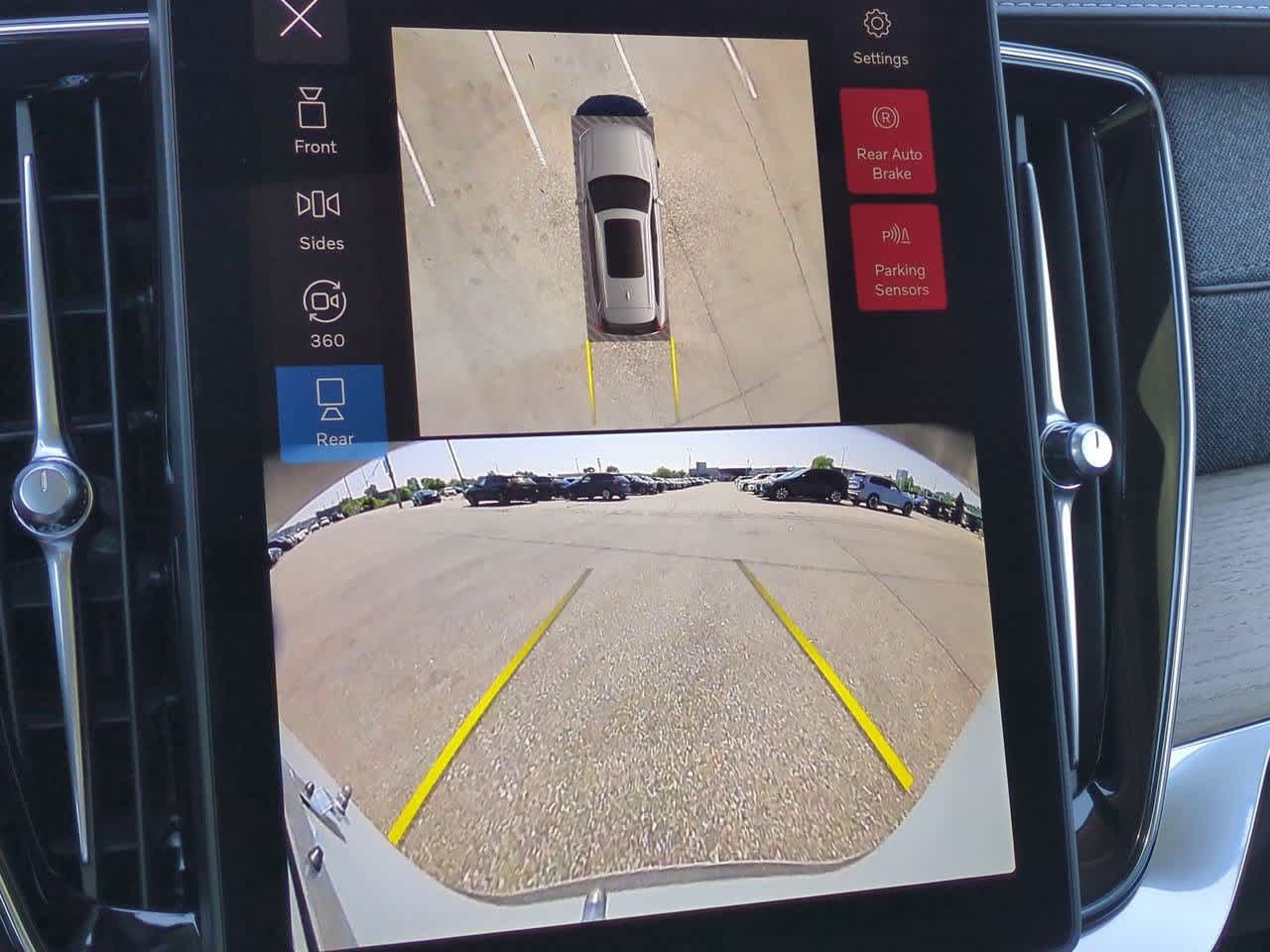 Thumbnail: 2026 Volvo XC90 - 28