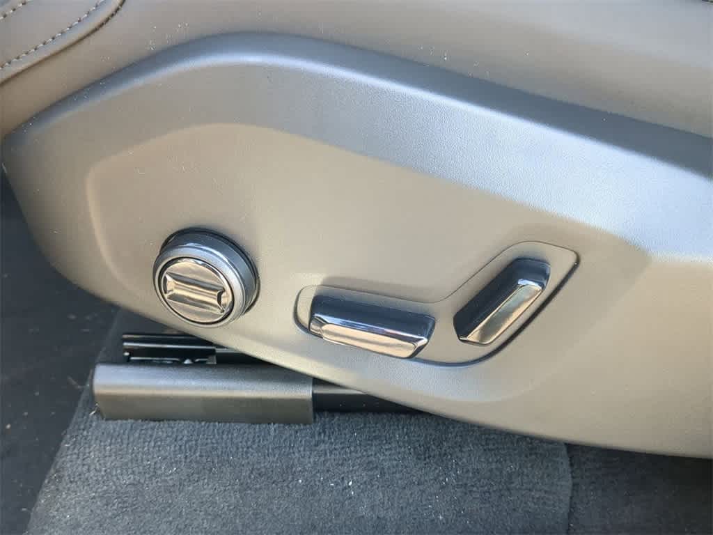 Thumbnail: 2026 Volvo XC90 - 16