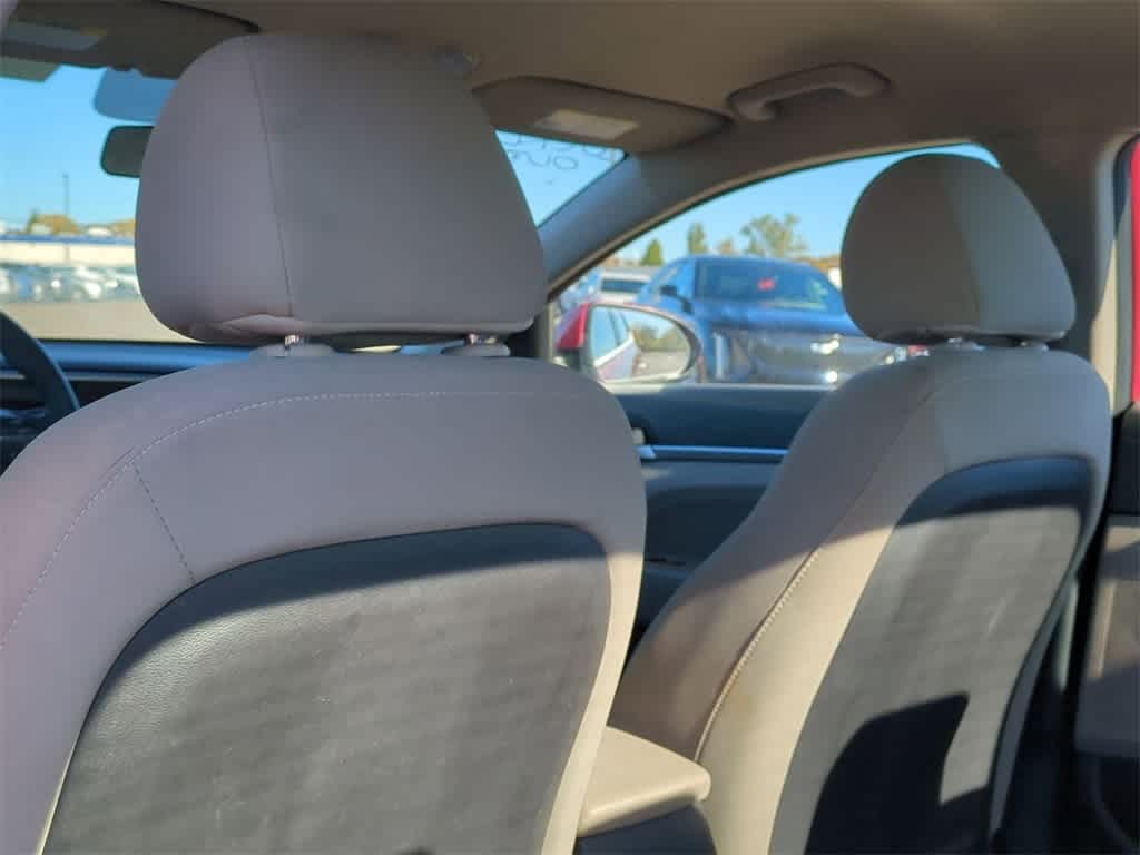 Thumbnail: 2019 Hyundai Elantra - 16