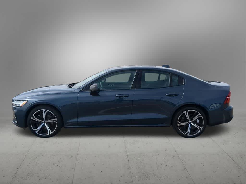 Thumbnail: 2023 Volvo S60 - 3