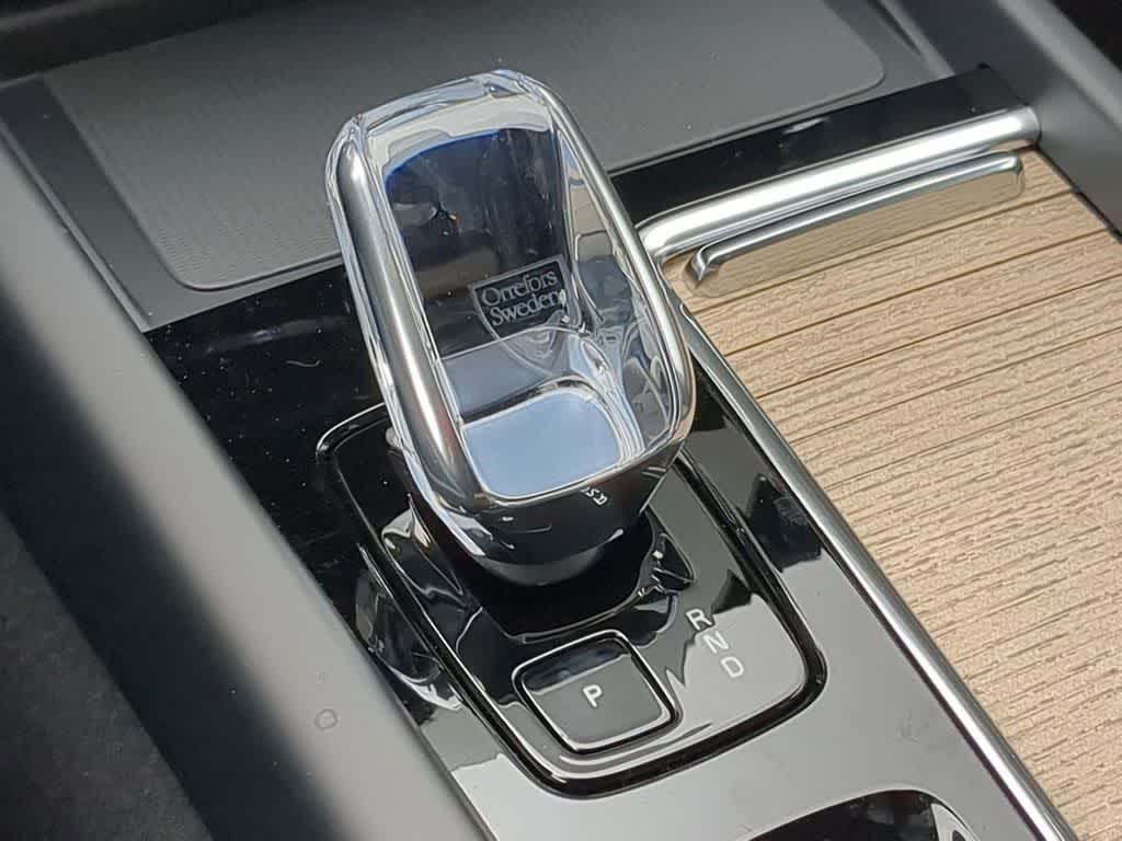 Thumbnail: 2026 Volvo XC60 - 30