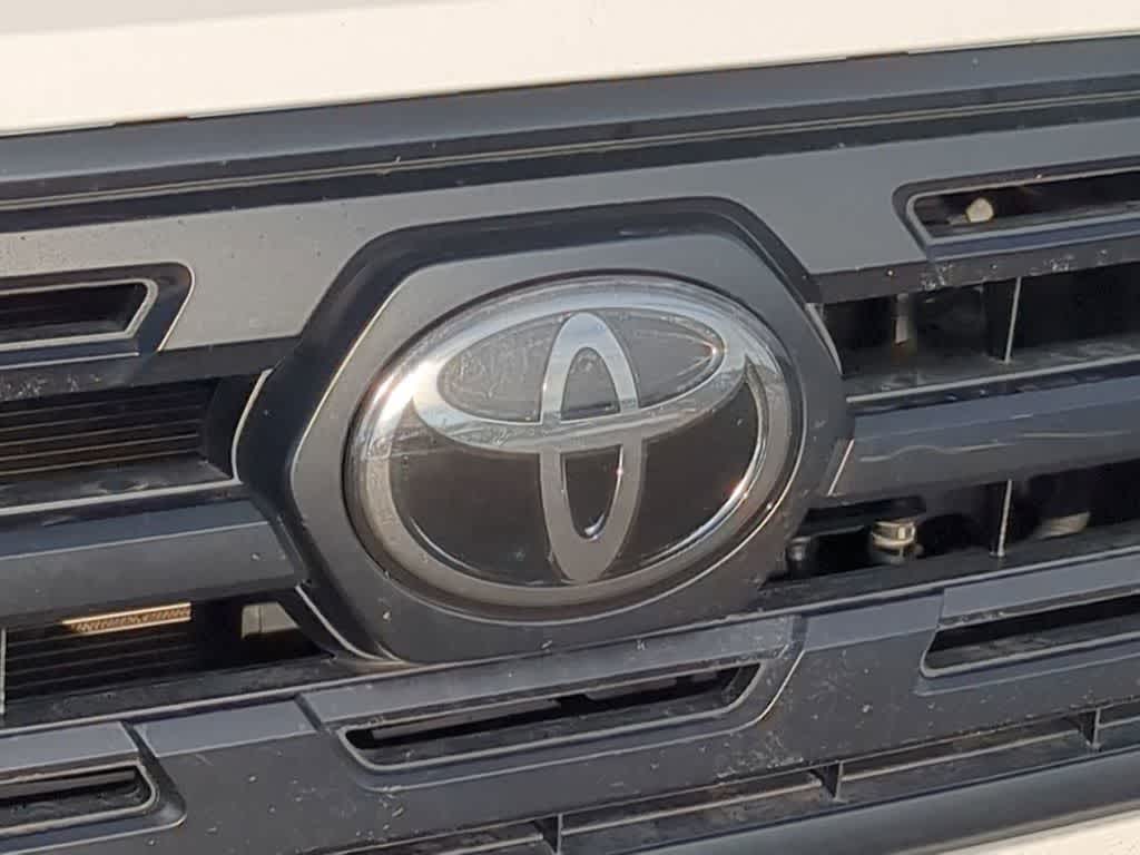 Thumbnail: 2019 Toyota Tacoma - 11