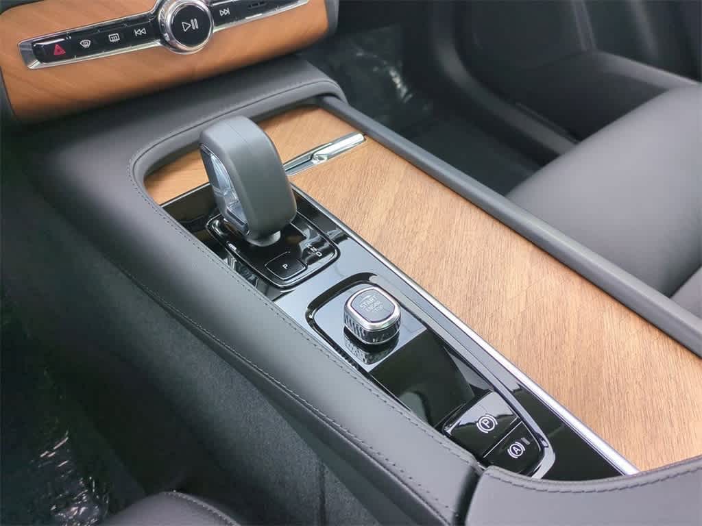 Thumbnail: 2025 Volvo XC90 - 24