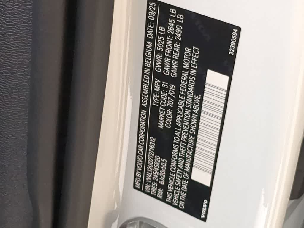 Thumbnail: 2026 Volvo XC40 - 31