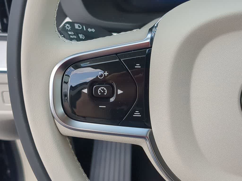 Thumbnail: 2026 Volvo XC60 - 22