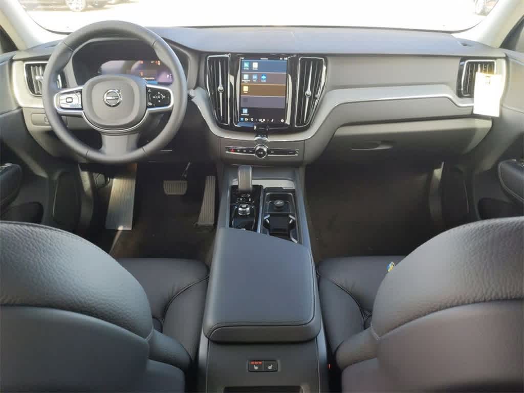Thumbnail: 2025 Volvo XC60 - 13