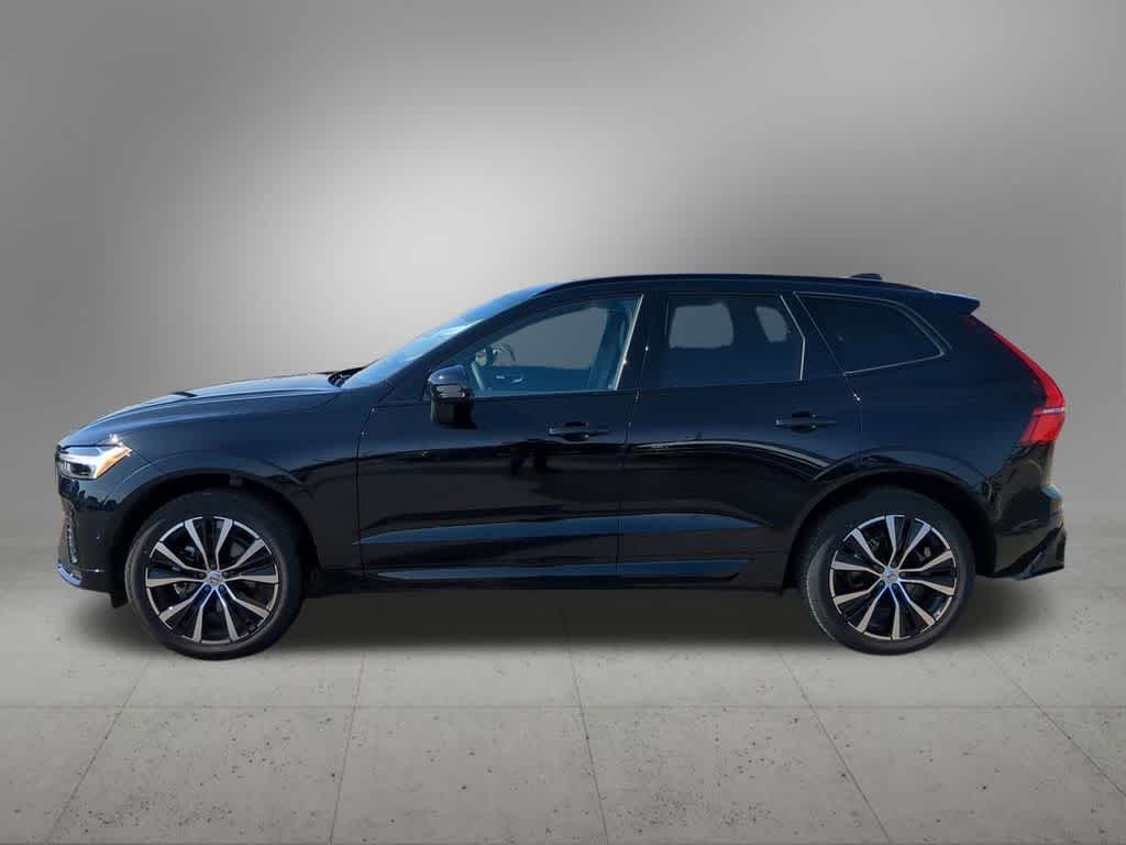 Thumbnail: 2025 Volvo XC60 - 3