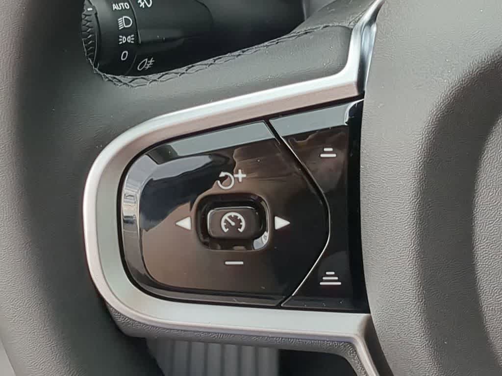 Thumbnail: 2026 Volvo XC60 - 22