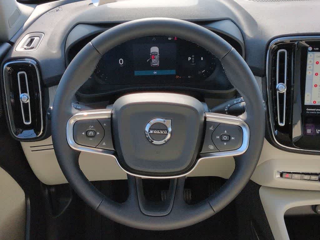 Thumbnail: 2026 Volvo XC40 - 22