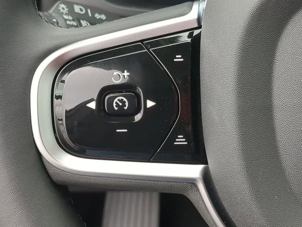 Thumbnail: 2026 Volvo XC60 - 22