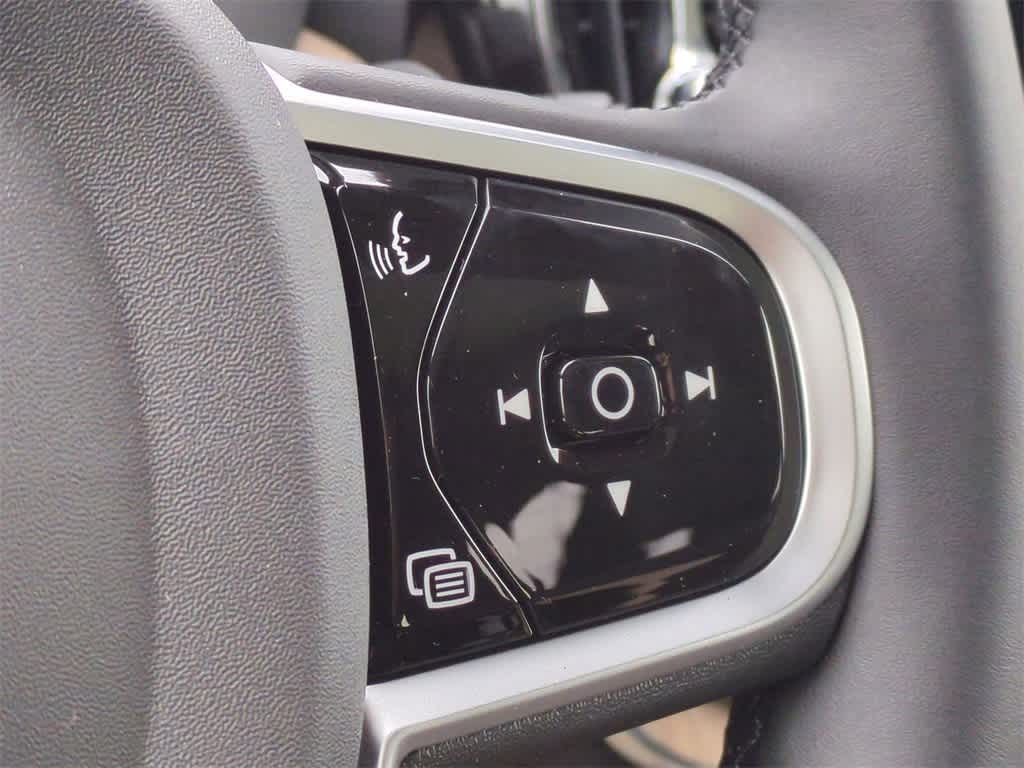 Thumbnail: 2026 Volvo XC60 - 25