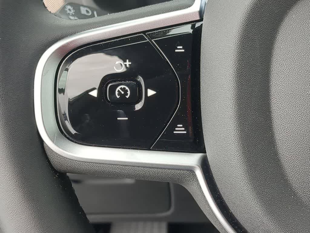 Thumbnail: 2026 Volvo XC90 - 22