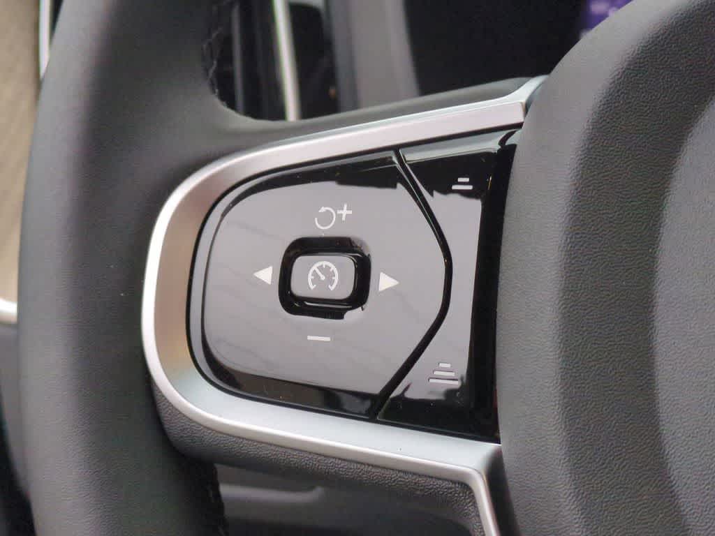 Thumbnail: 2026 Volvo XC60 - 24