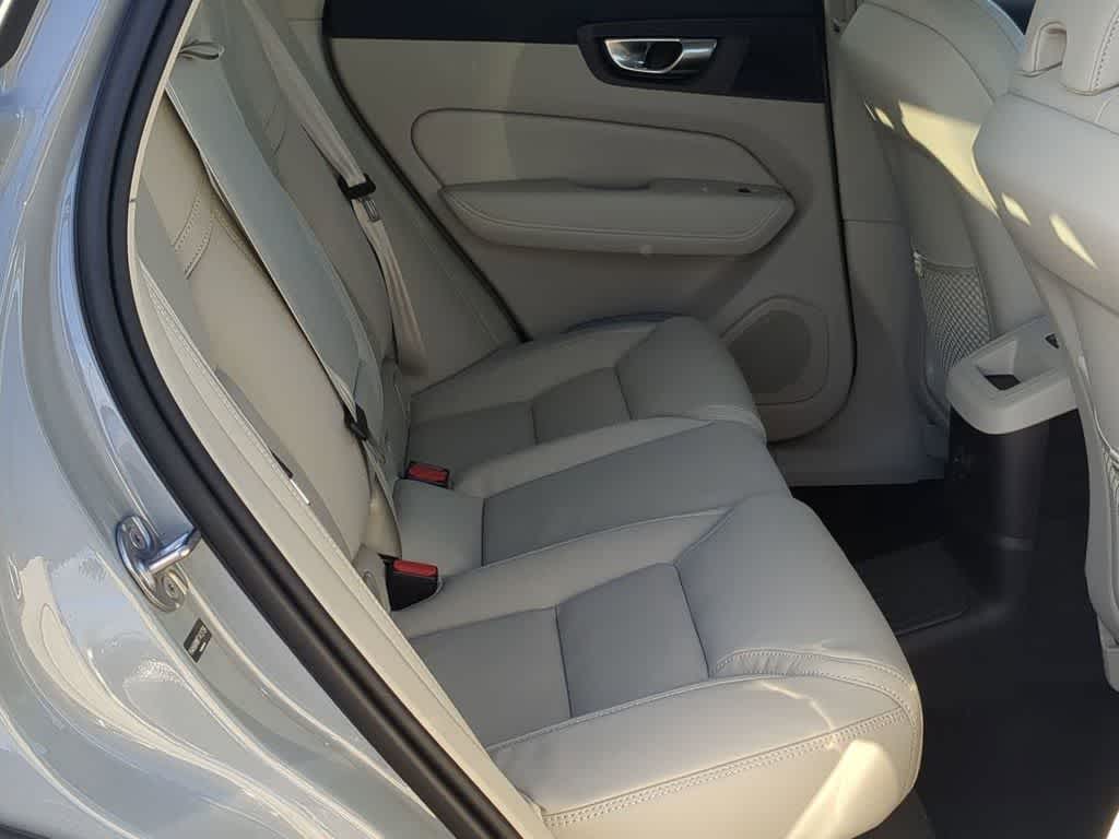 Thumbnail: 2026 Volvo XC60 - 19