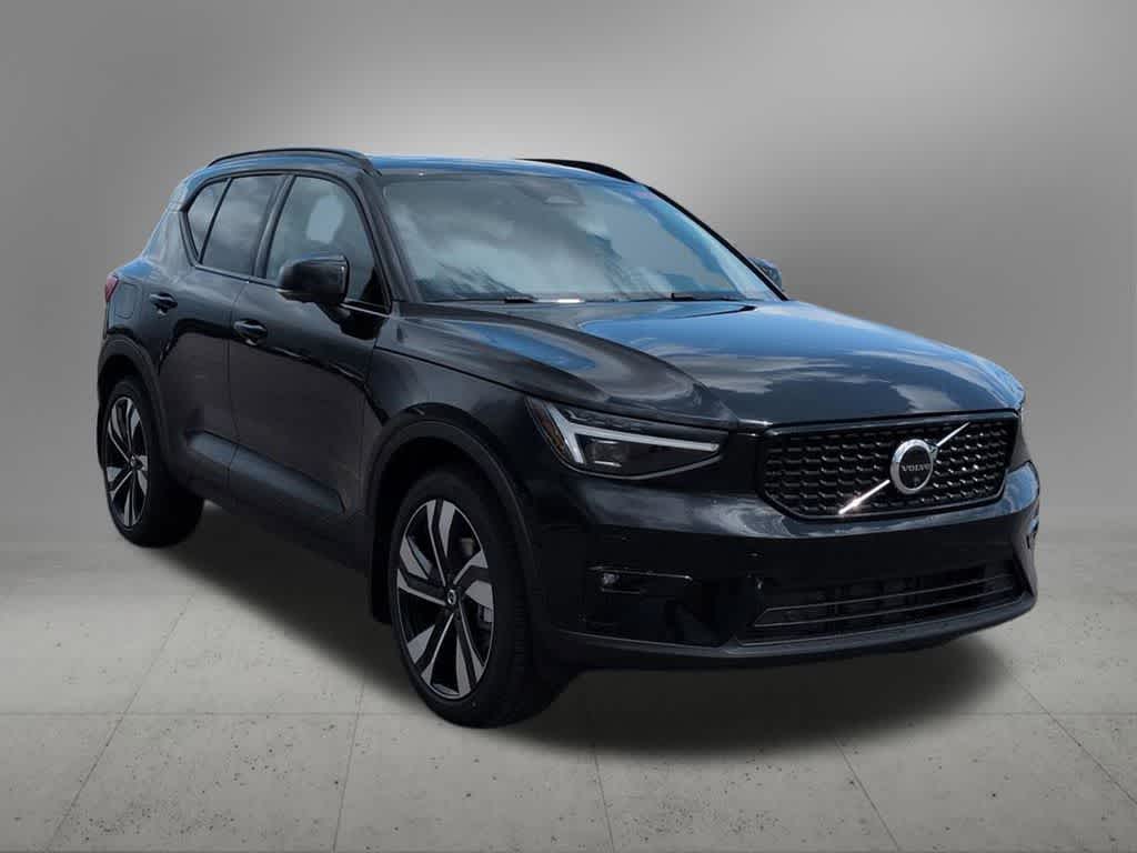 Thumbnail: 2026 Volvo XC40 - 8