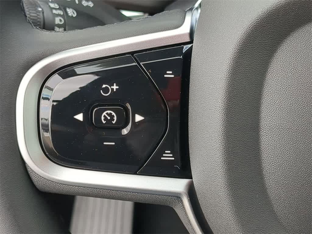 Thumbnail: 2026 Volvo XC60 - 22