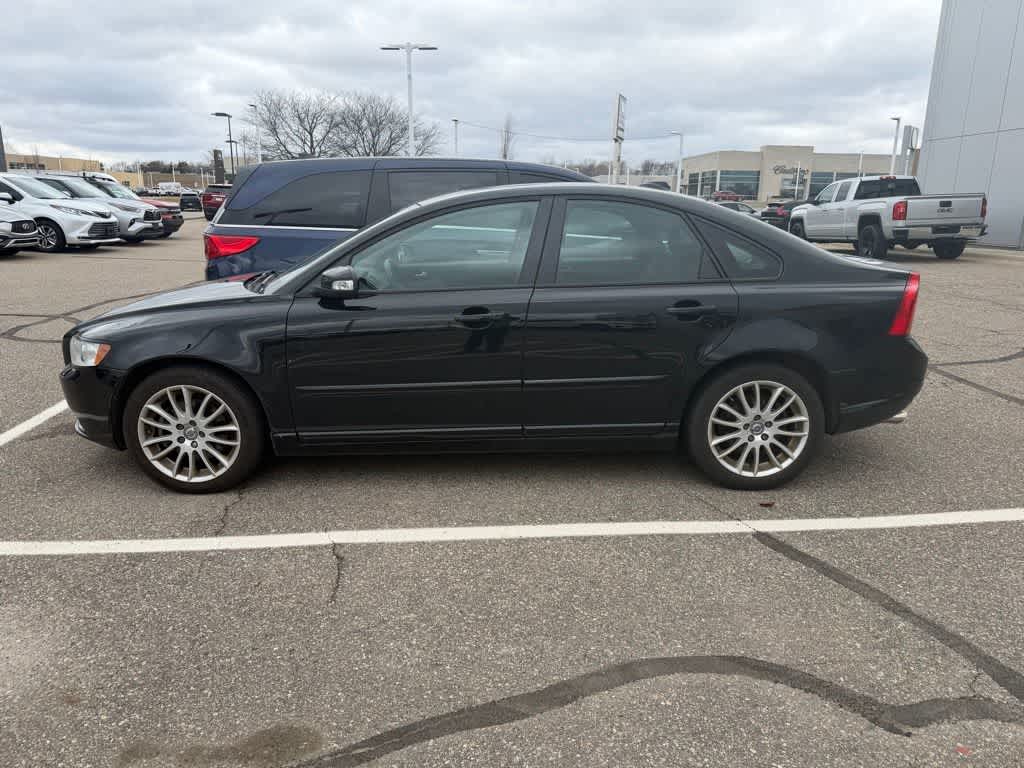 Thumbnail: 2011 Volvo S40 - 20