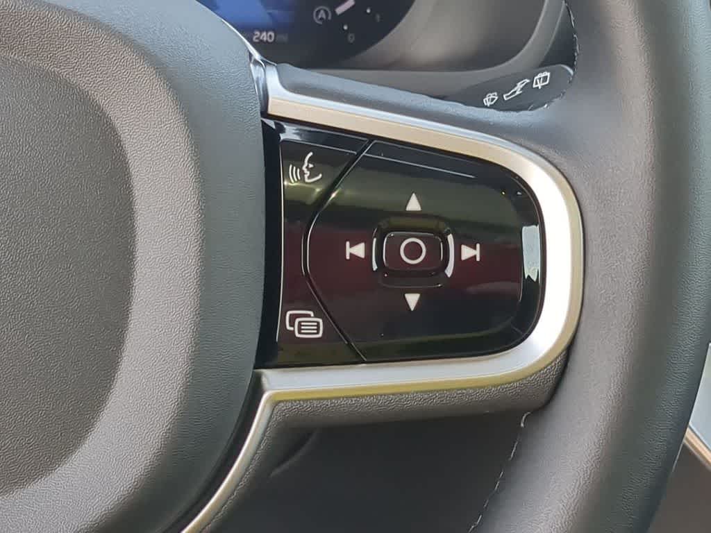 2026 Volvo XC90 Plus - Photo 23