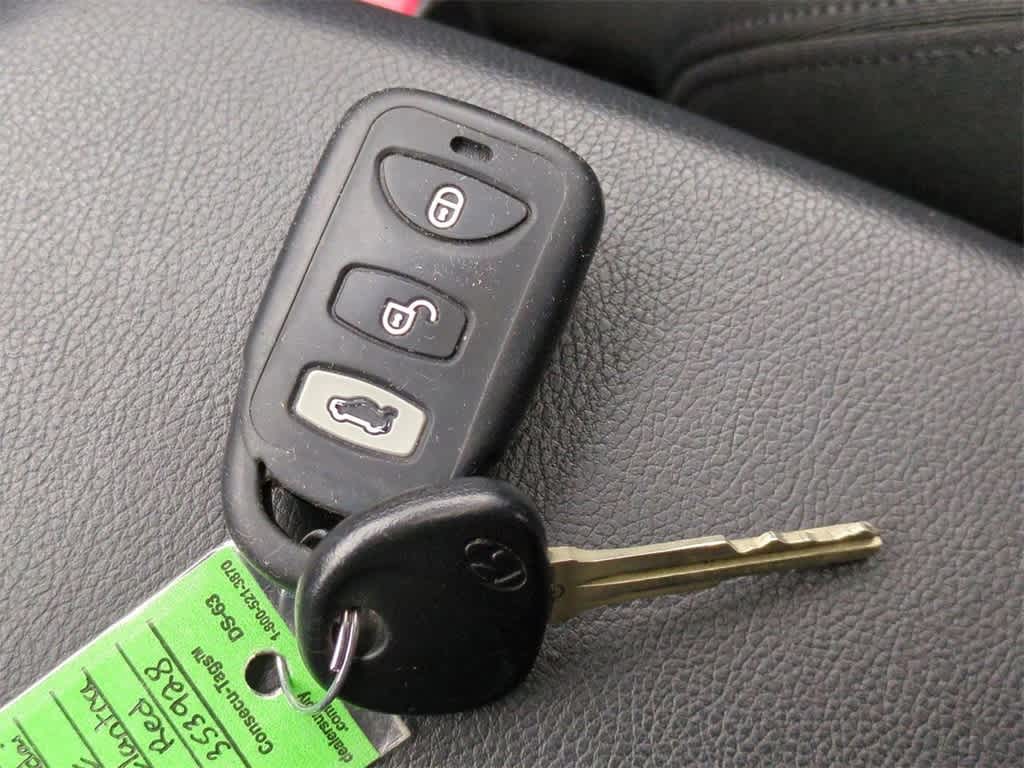 Thumbnail: 2015 Hyundai Elantra - 27