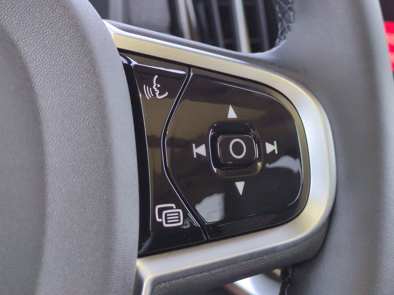 Thumbnail: 2026 Volvo XC90 - 24